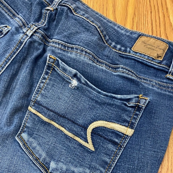 AEO distressed shorts - Picture 3 of 4